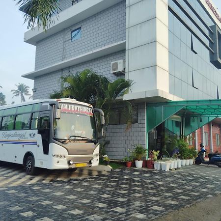 Hotel Ebenezer Plaza Nedumbassery Esterno foto