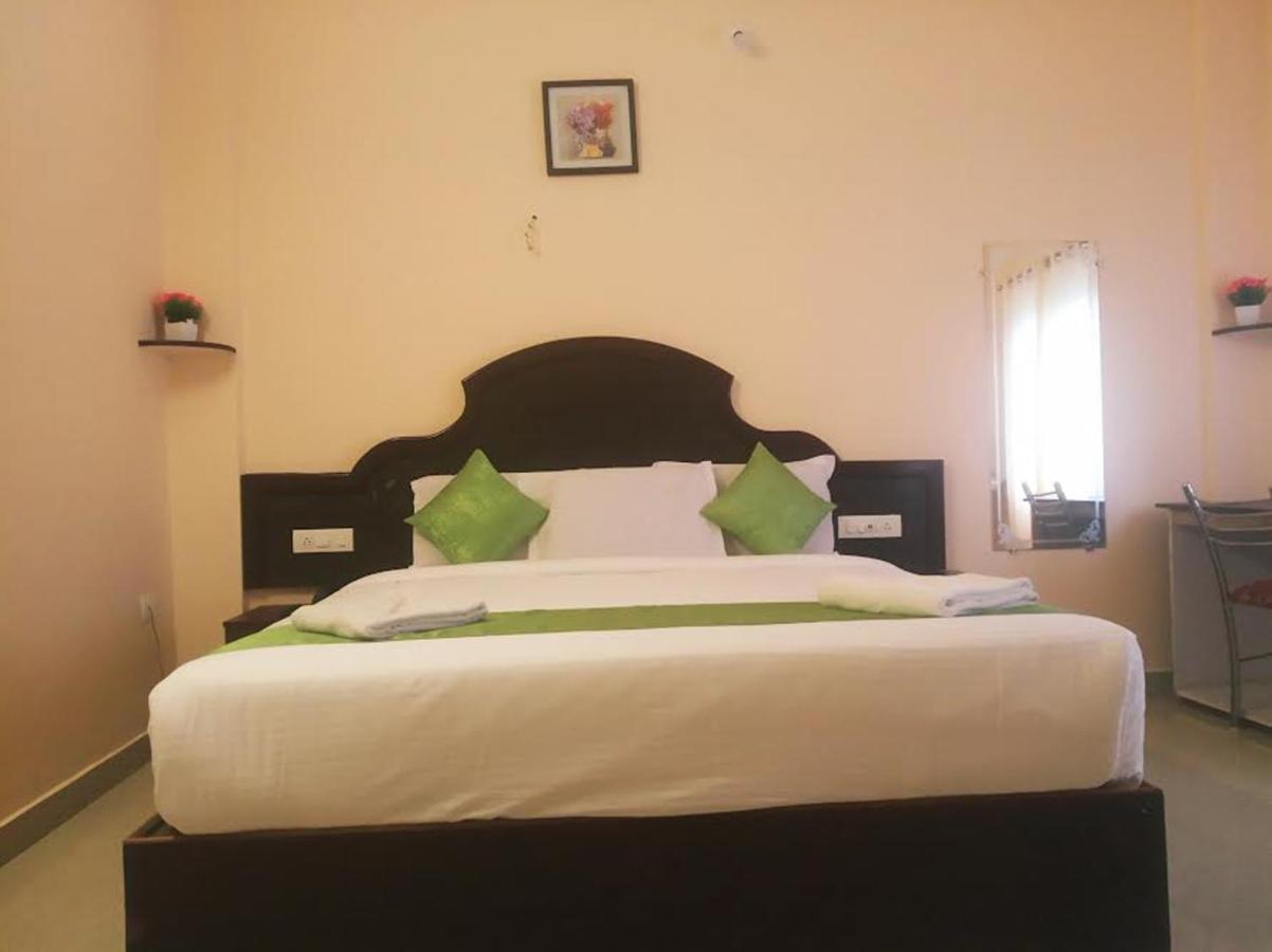 Hotel Ebenezer Plaza Nedumbassery Esterno foto