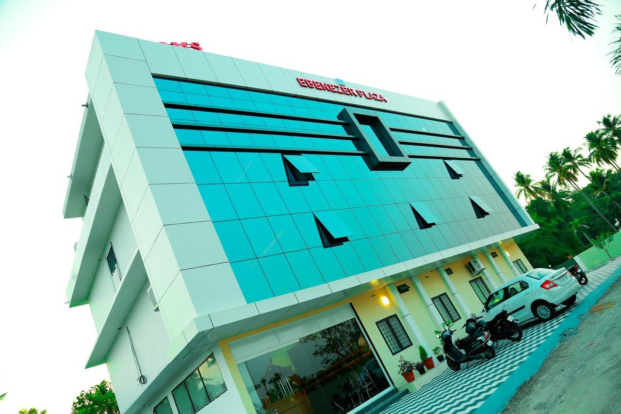 Hotel Ebenezer Plaza Nedumbassery Esterno foto