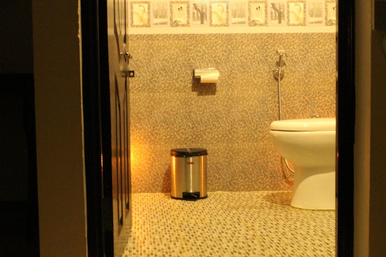 Hotel Ebenezer Plaza Nedumbassery Esterno foto