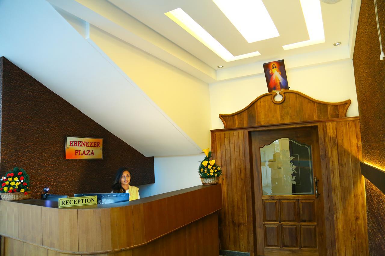 Hotel Ebenezer Plaza Nedumbassery Esterno foto
