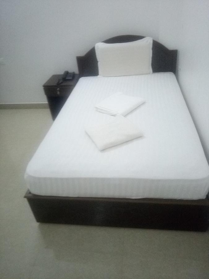 Hotel Ebenezer Plaza Nedumbassery Esterno foto